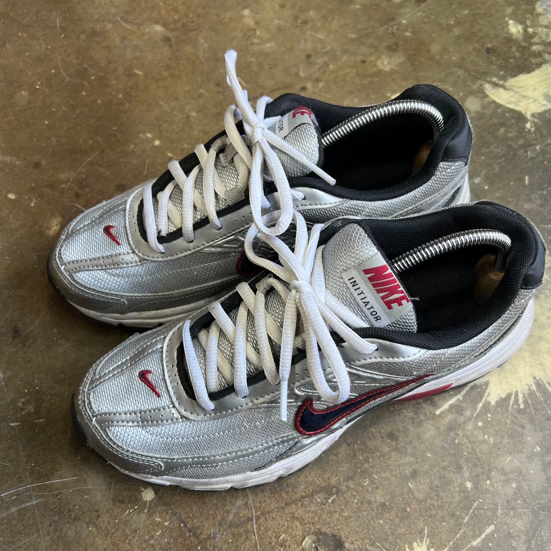 250) 나이키 이니시에이터 메탈틱실버 스니커즈 운동화 신발 공용 상품이미지3
