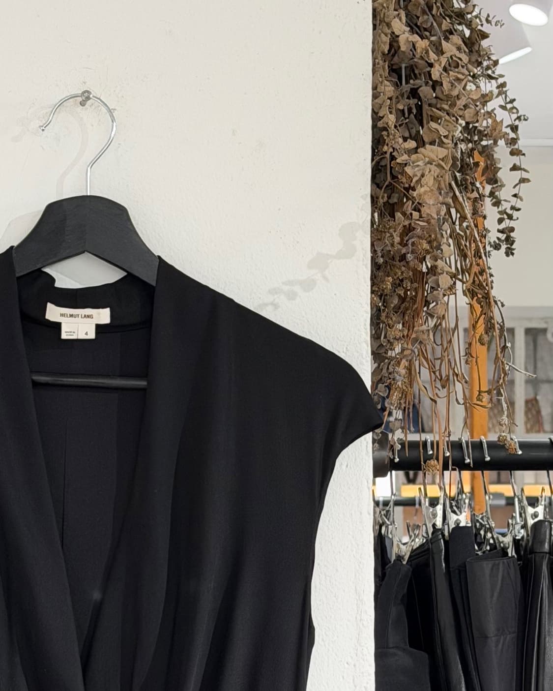 헬무트랭 블랙 게더링 랩 스타일 슬리브리스 롱 원피스 상품이미지3