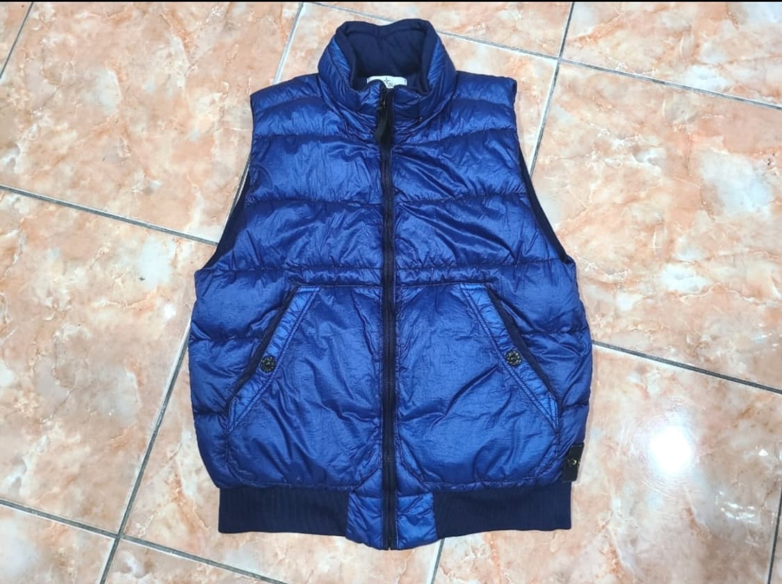 스톤아일랜드 30주년 가먼트 다이드 나일론 패딩조끼(블루네이비) 상품이미지1