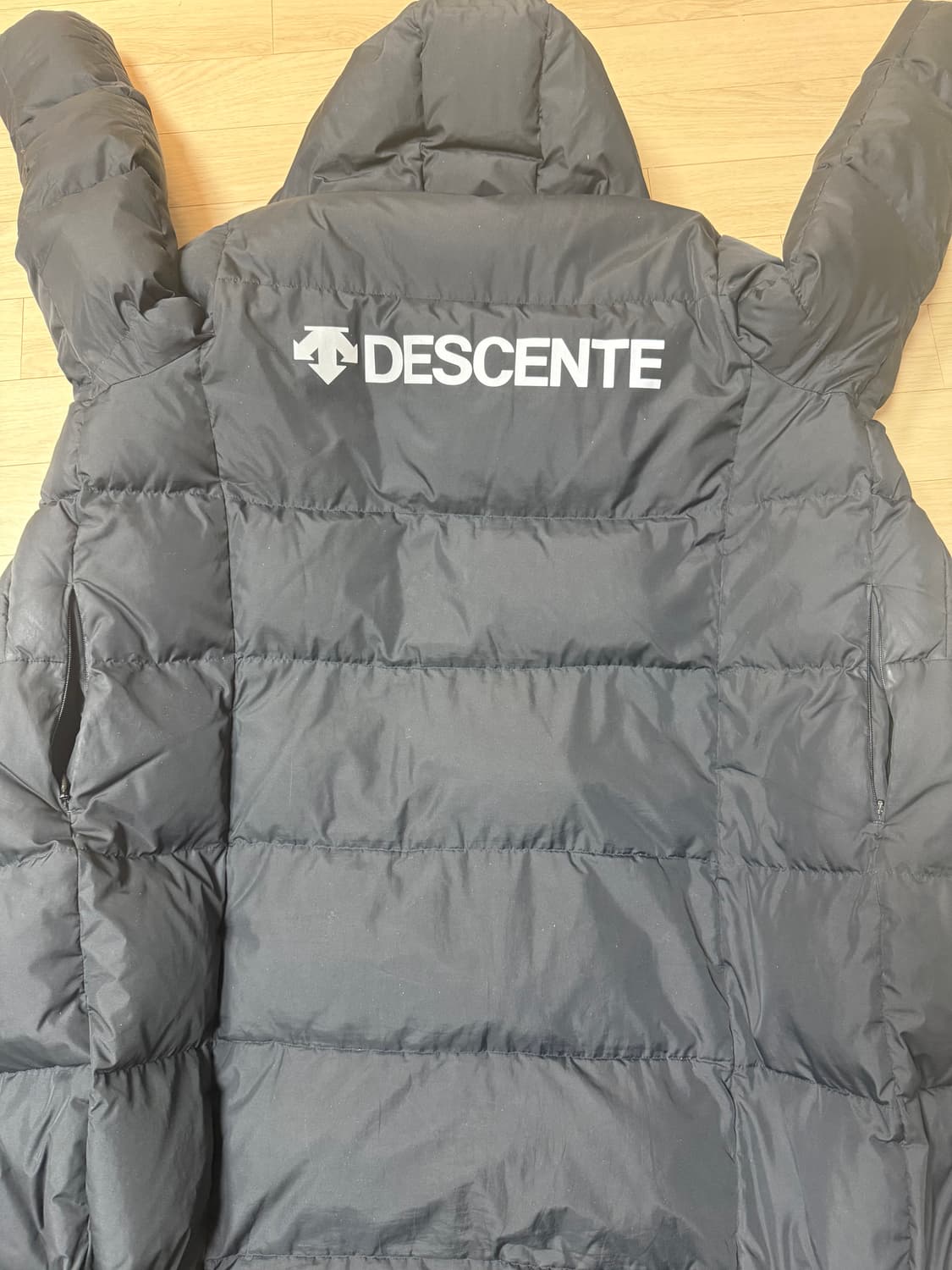 데상트 구스다운 롱패딩 상품이미지4