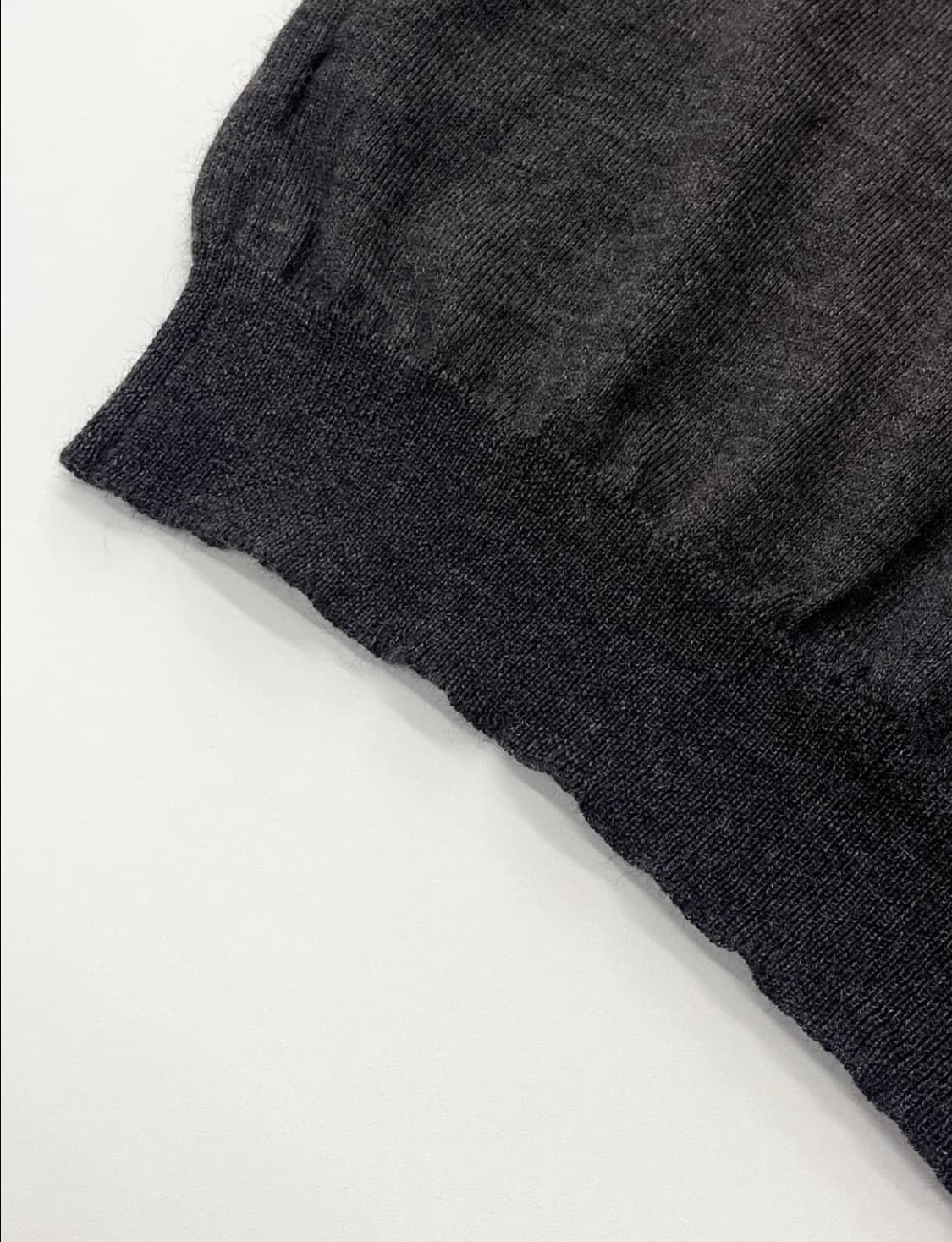 Issey Miyake 이세이미야케 포 맨 차콜 버튼 카라 울 니트 상품이미지9