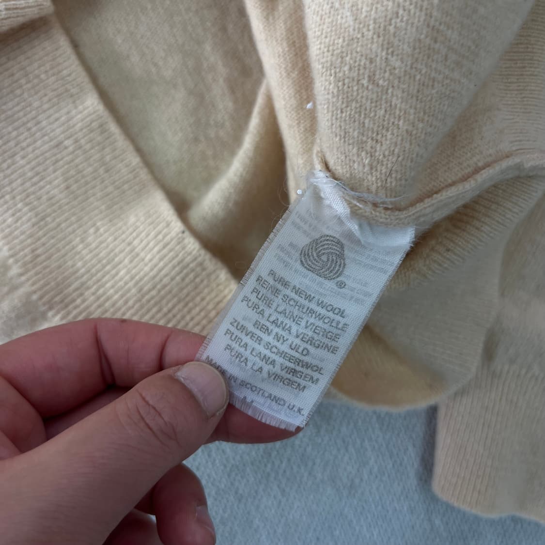 W 95 버버리 금장 기마로고 베이지 울 가디건 상품이미지5