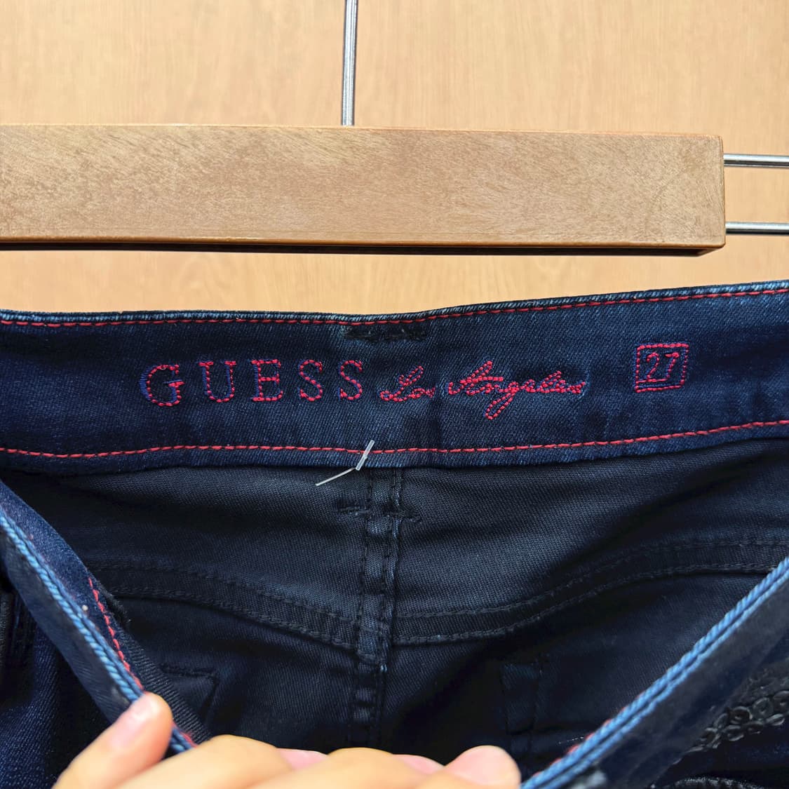 게스 데님 미니 스커트 스팽글 포켓 로고 장식 디테일 H라인 진청 상품이미지8