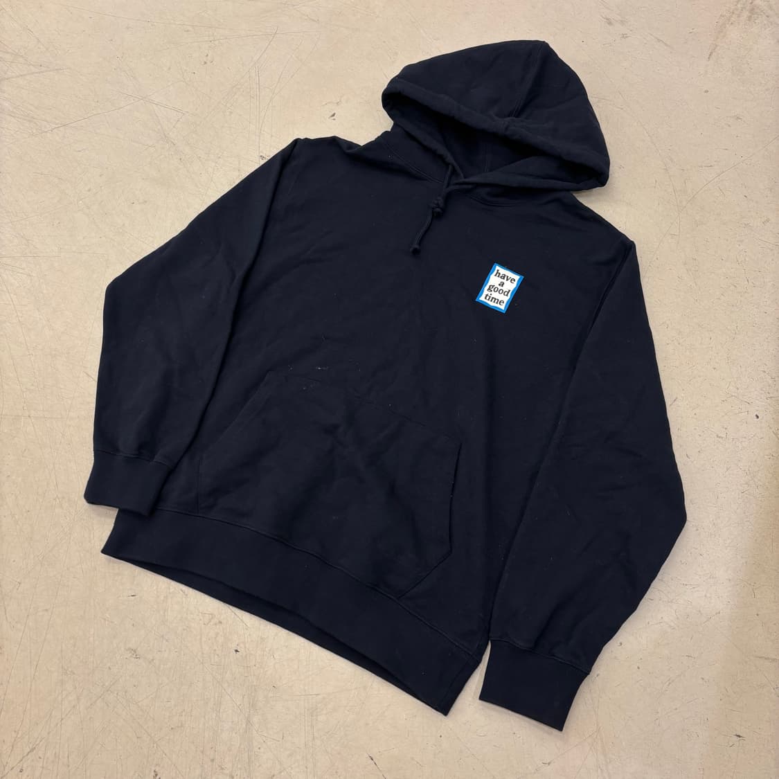해브어굿타임 스몰로고 후드티 상품이미지1