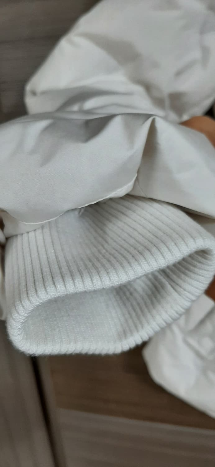 게스 화이트 패딩 상태굿  상품이미지7