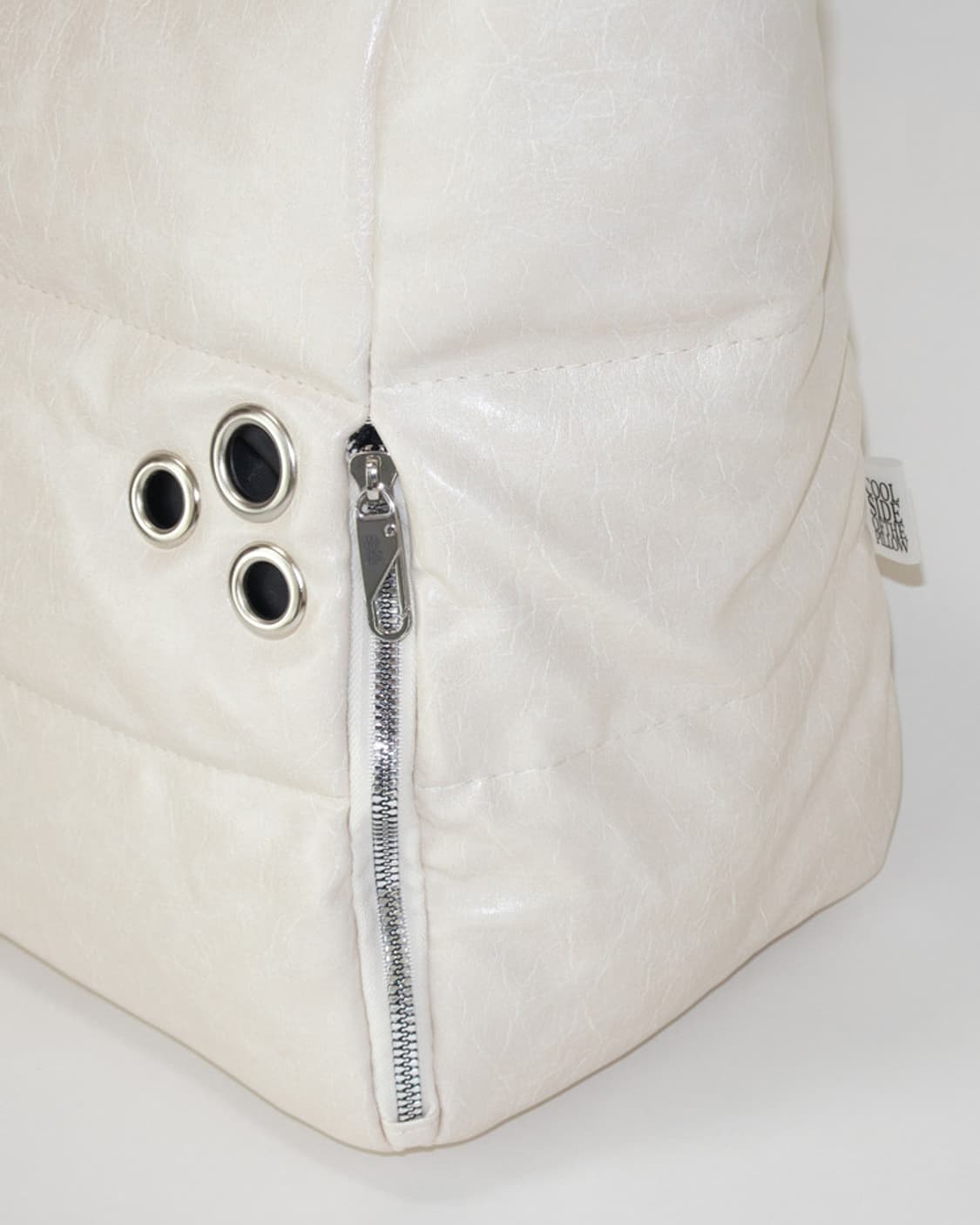 쿨사이드오브더필로우 MY EYELET TRAVEL BAG 크림색 상품이미지5