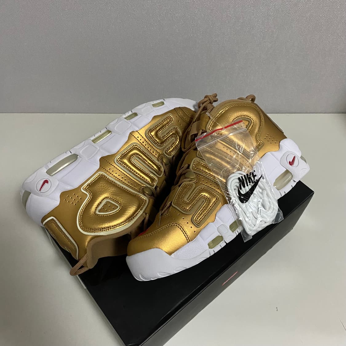 [265] 17SS 슈프림 Supreme 나이키 에어 모어 업템포 골드 상품이미지5