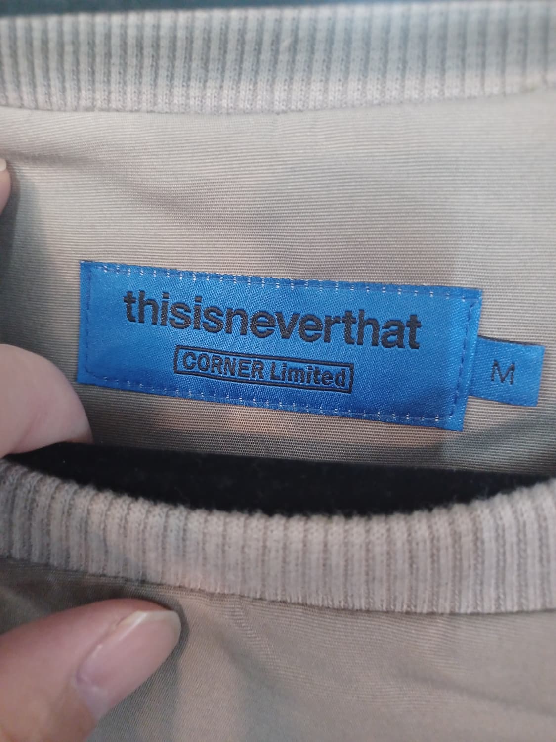 디스이즈네버댓 카키색 나일론 맨투맨 m 상품이미지4