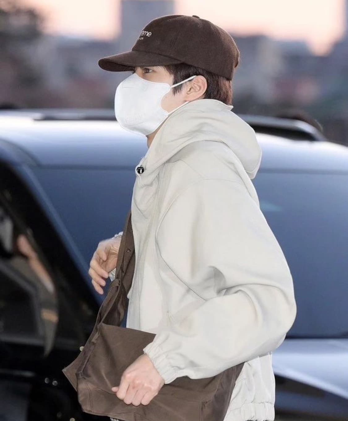 아모멘토square shoulder bag brown(라이즈 소희 착용) 상품이미지4