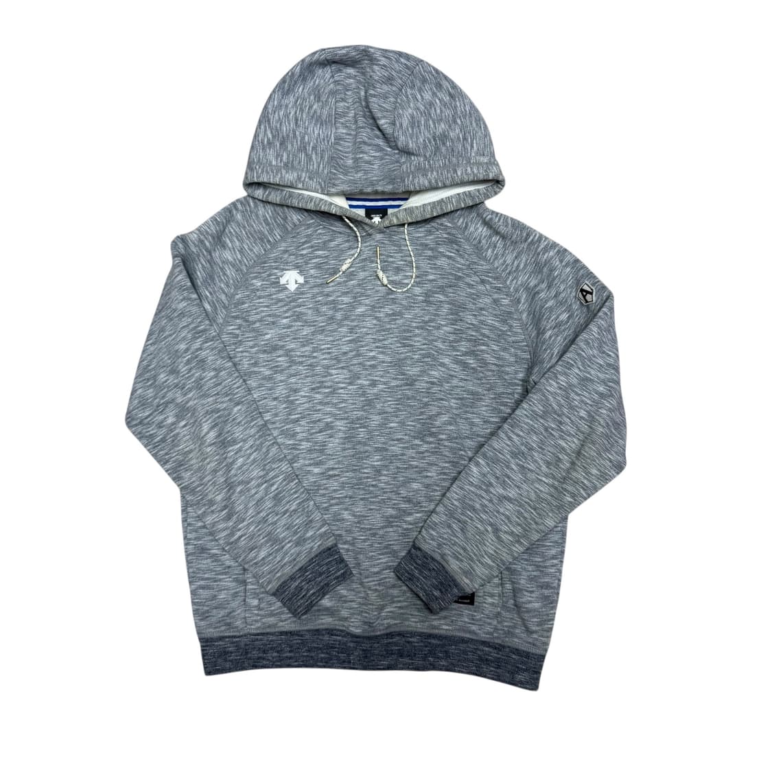 데상트 후드티 상품이미지1