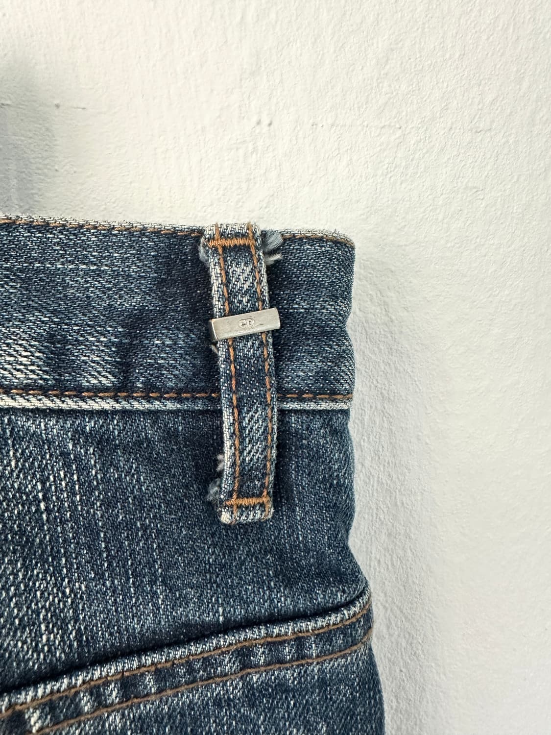 디올 옴므 10AW Fuel to Fire 더티 워싱진 상품이미지7