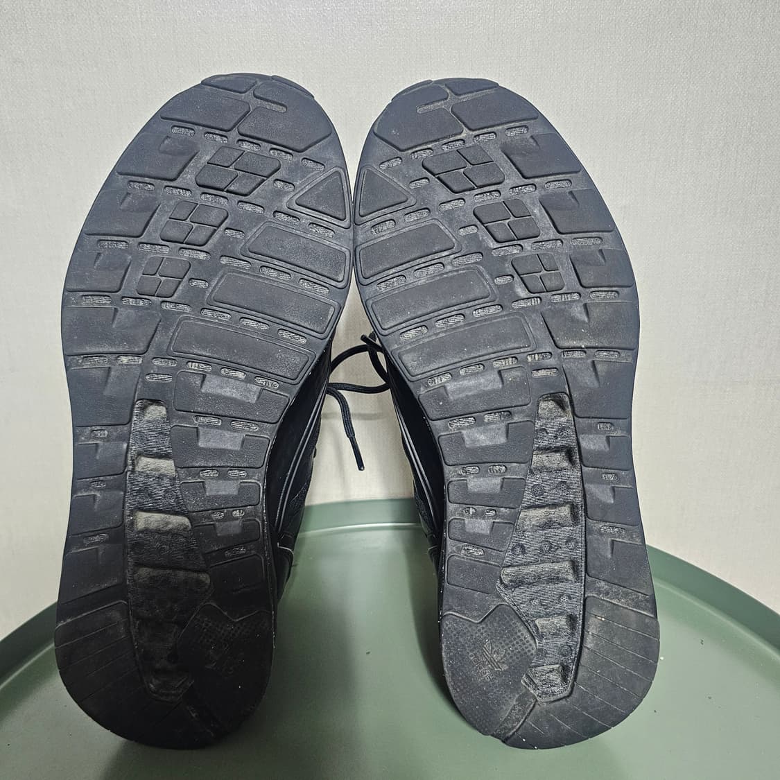 280아디다스 ZX 2K 부스트 올블랙 운동화 상품이미지4