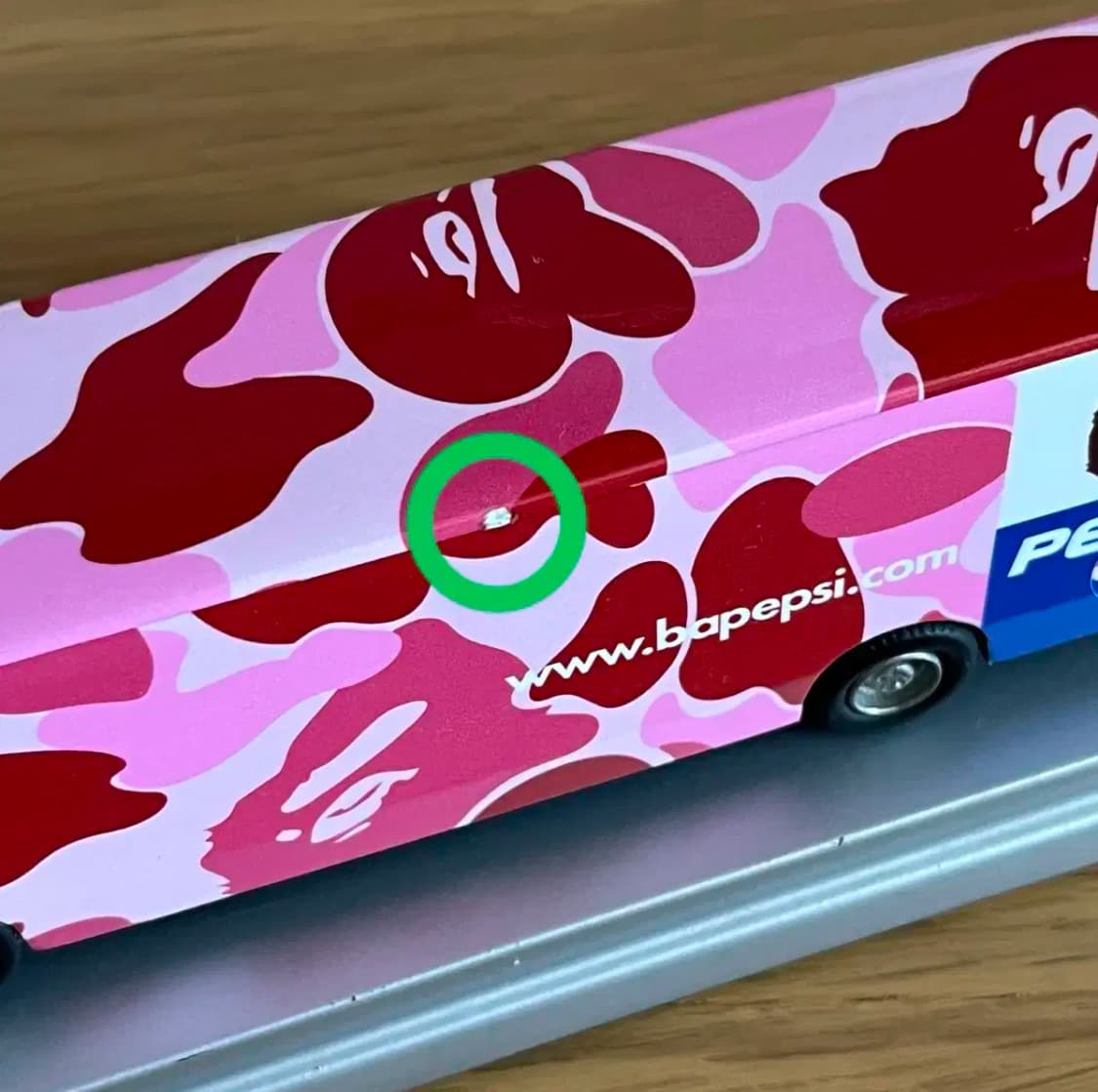 레어 Bape 베이프 펩시 콜라보 카모 버스 미니어쳐 상품이미지7