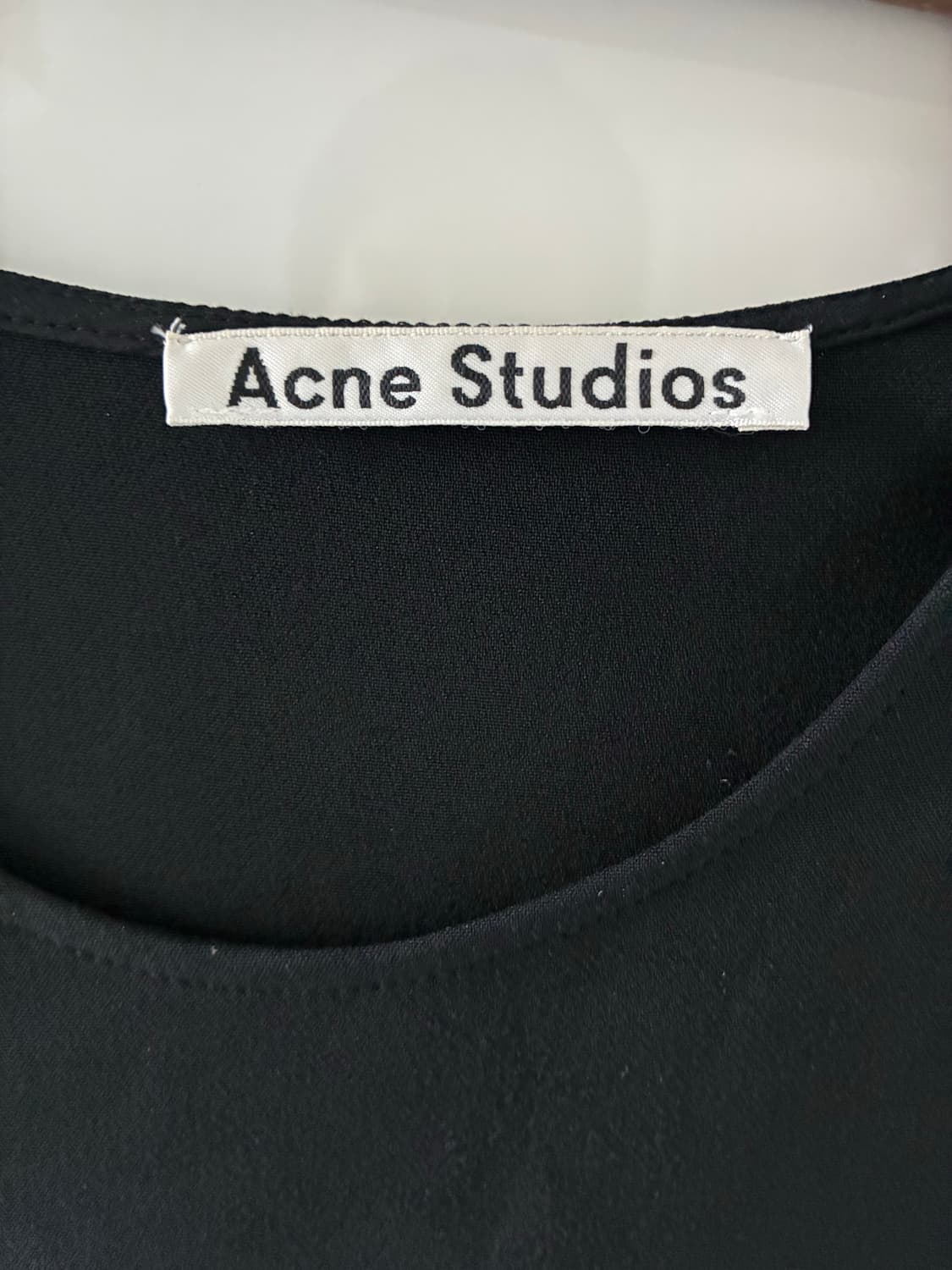 [Acne Studios] 아크네 비대칭 슬리브리스 탑 34 상품이미지3