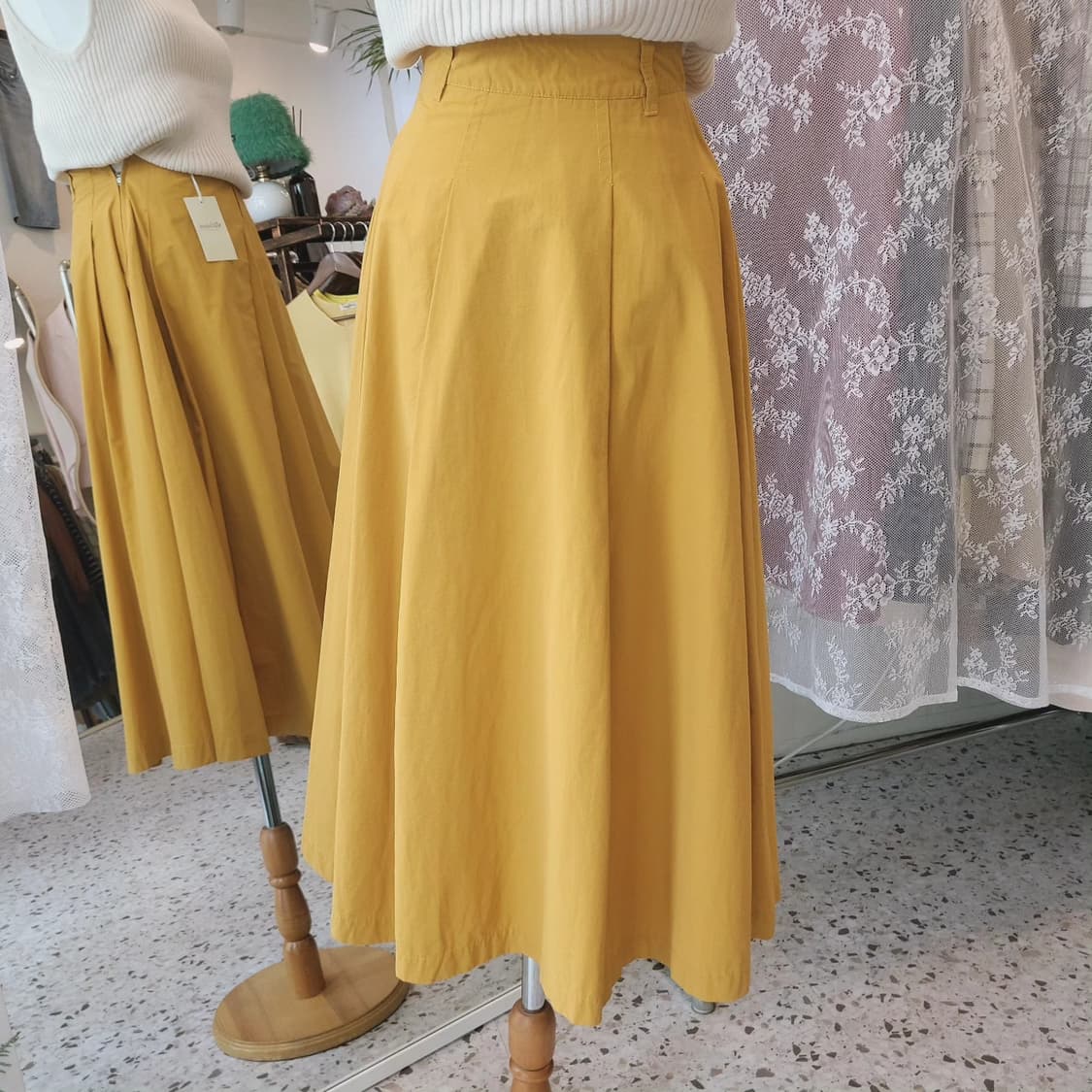Milkfed 머스터드 핀턱 플레어 스커트 상품이미지10
