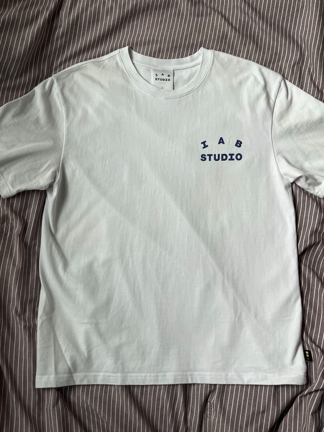 (L)아이앱 스튜디오 화이트 네이비 티셔츠 반팔 상품이미지2