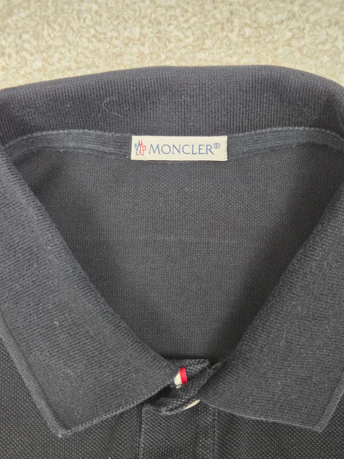 [몽클레어] 시그니처 로고 패치 마글리아 반팔 카라티 | S00123 상품이미지3