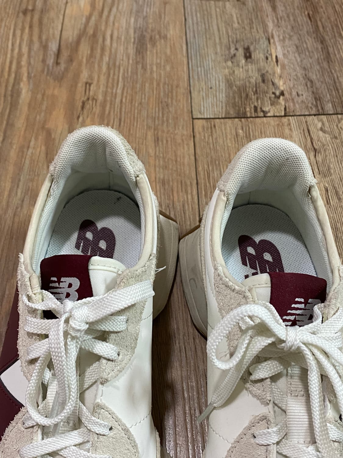 뉴발란스 327 우먼스 버건디 245 상품이미지4