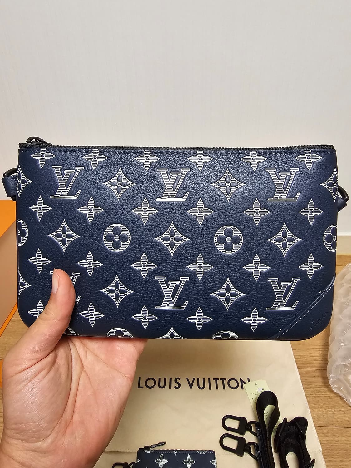 루이비통 올레더 트리오 메신저 크로스백 다크네이비 (새상품) 상품이미지6