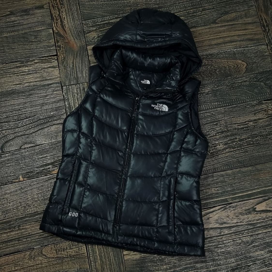 [노스페이스] 구스다운 유광 후드 패딩 베스트 조끼 M17566 상품이미지1