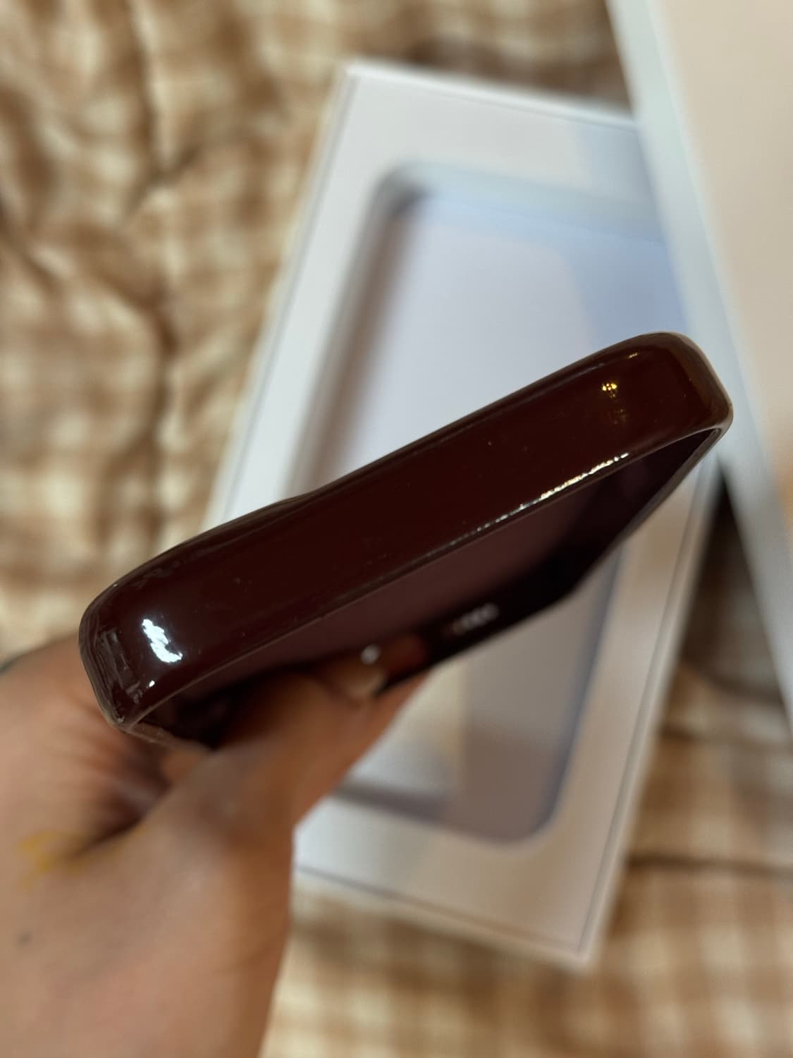 어반소피스티케이션 다크체리 아이폰 15pro 상품이미지4
