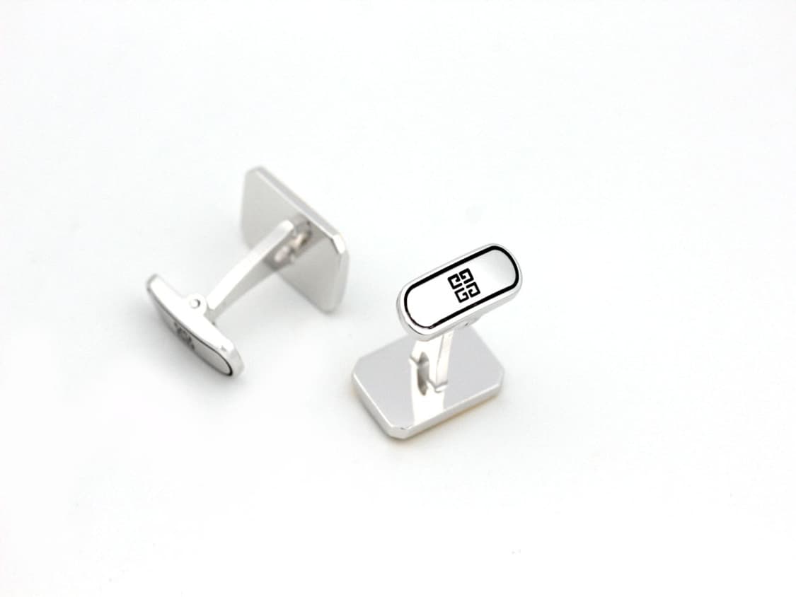 지방시 A+등급 5.1cm 명품 넥타이핀 커프스 세트 상품이미지5