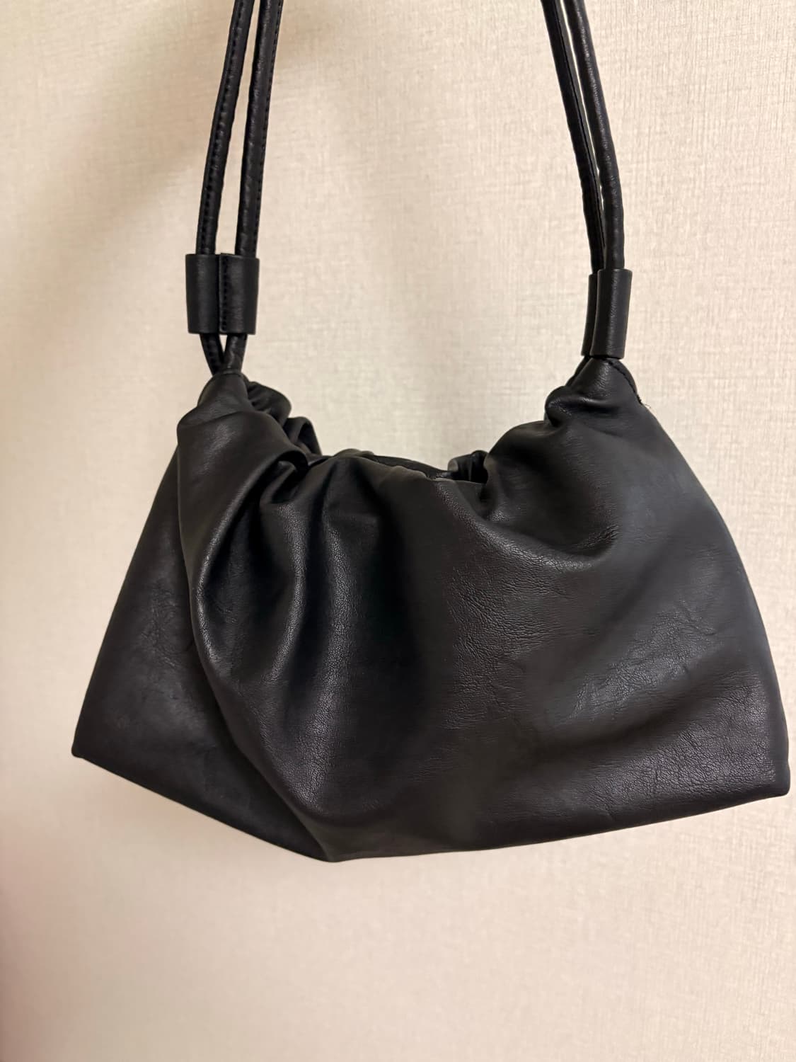 오브히 미네뜨 숄더백 블랙 + 키링 상품이미지6