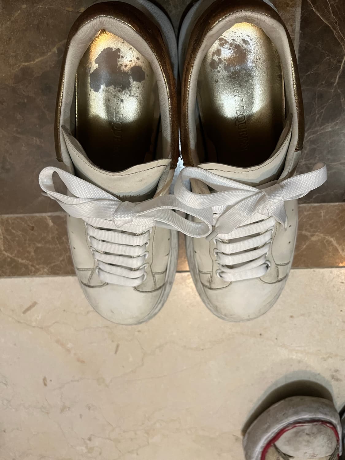 알렉산더 맥퀸 골드 40.5 (급처) 상품이미지9