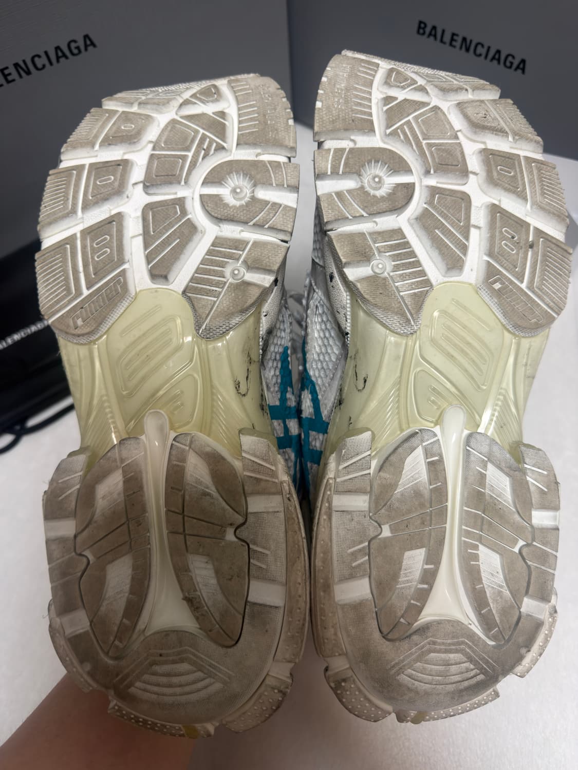 [10분 착용, 43] 발렌시아가 러너 그래피티 스니커즈 화이트 블루 상품이미지4