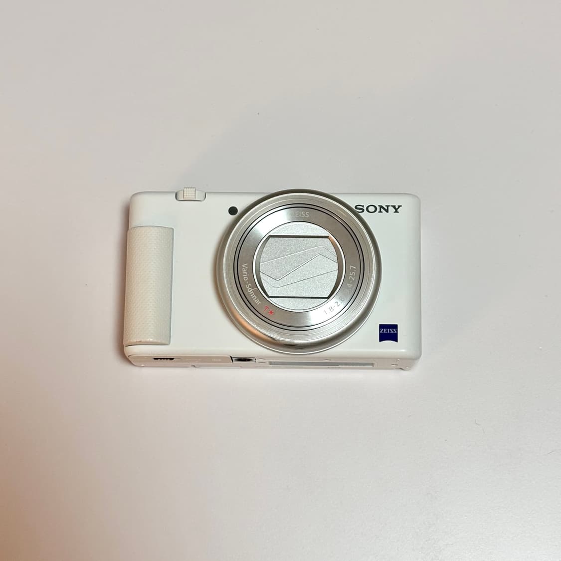 소니 ZV-1 화이트 카메라(풀구성) +호환배터리2개, 2구충전기 상품이미지2