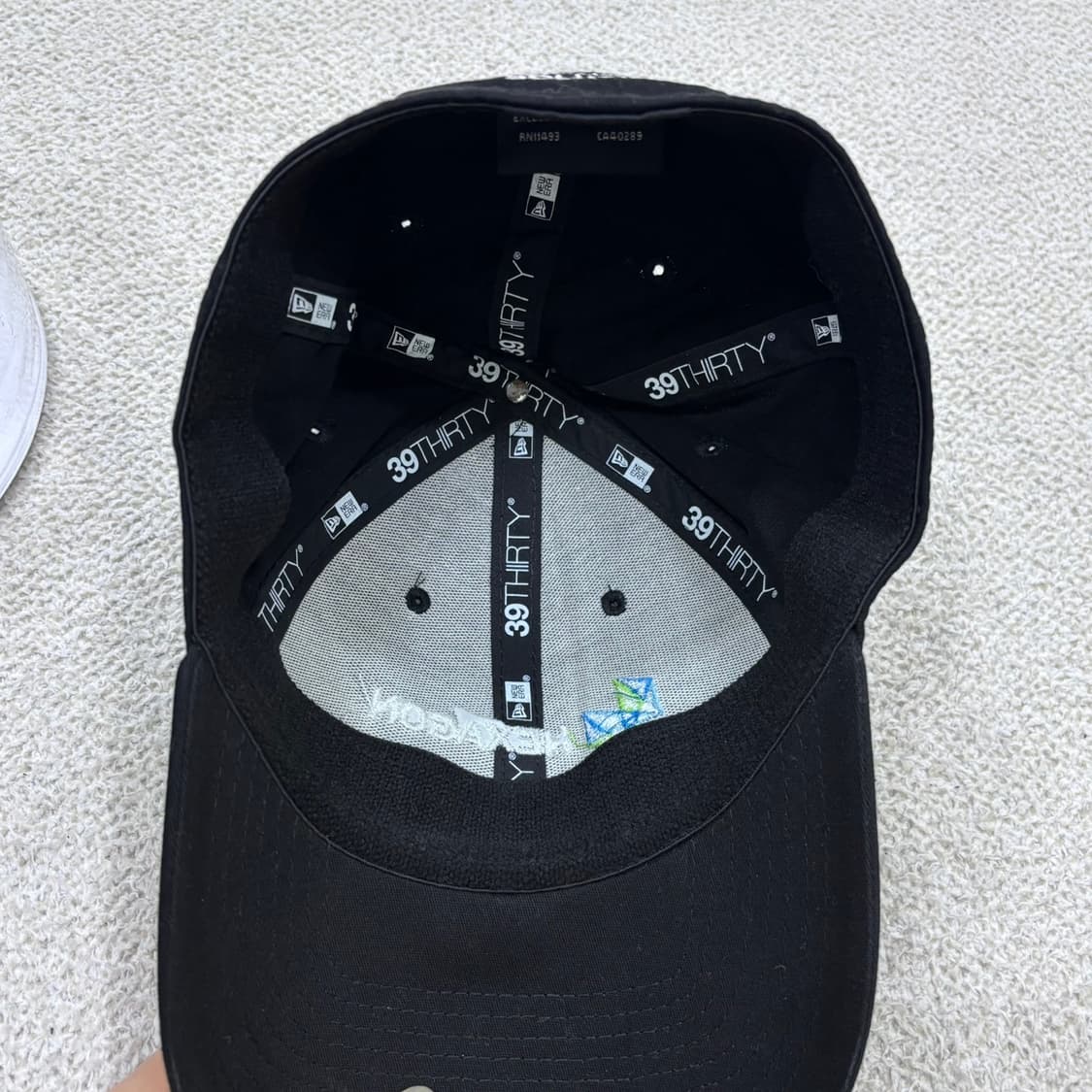 S/M 뉴에라 헥사곤 로고 블랙 볼캡 0527E 상품이미지6