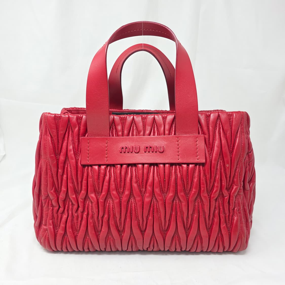 MIU MIU 미우미우 마테라쎄 나파 가죽 토트백 상품이미지1