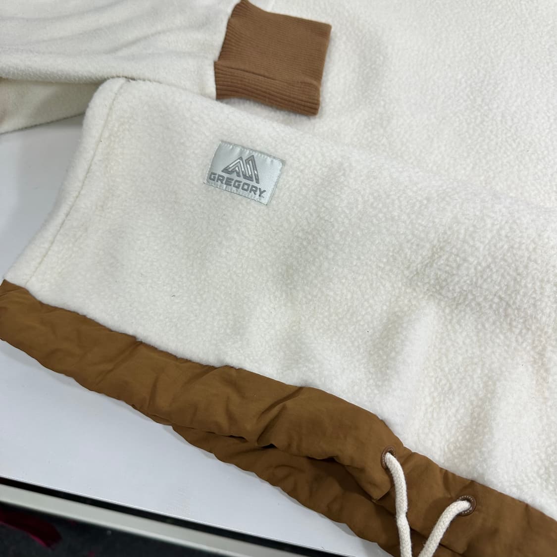 XL 그레고리 크림 배색 후리스 맨투맨 상품이미지2