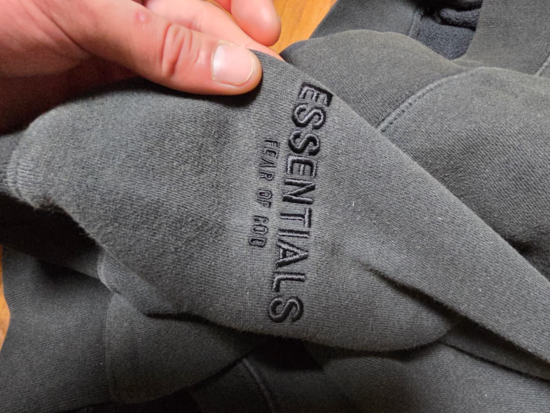 에센셜 19FW 리플렉티브 맨투맨 상품이미지2