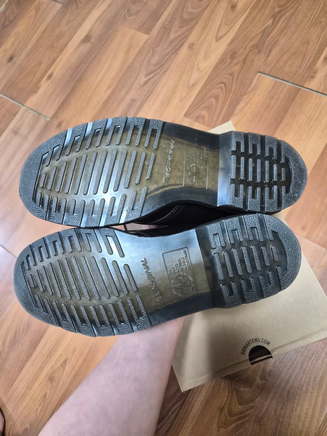 닥터마틴 메이페어3홀 체리레드 상품이미지3