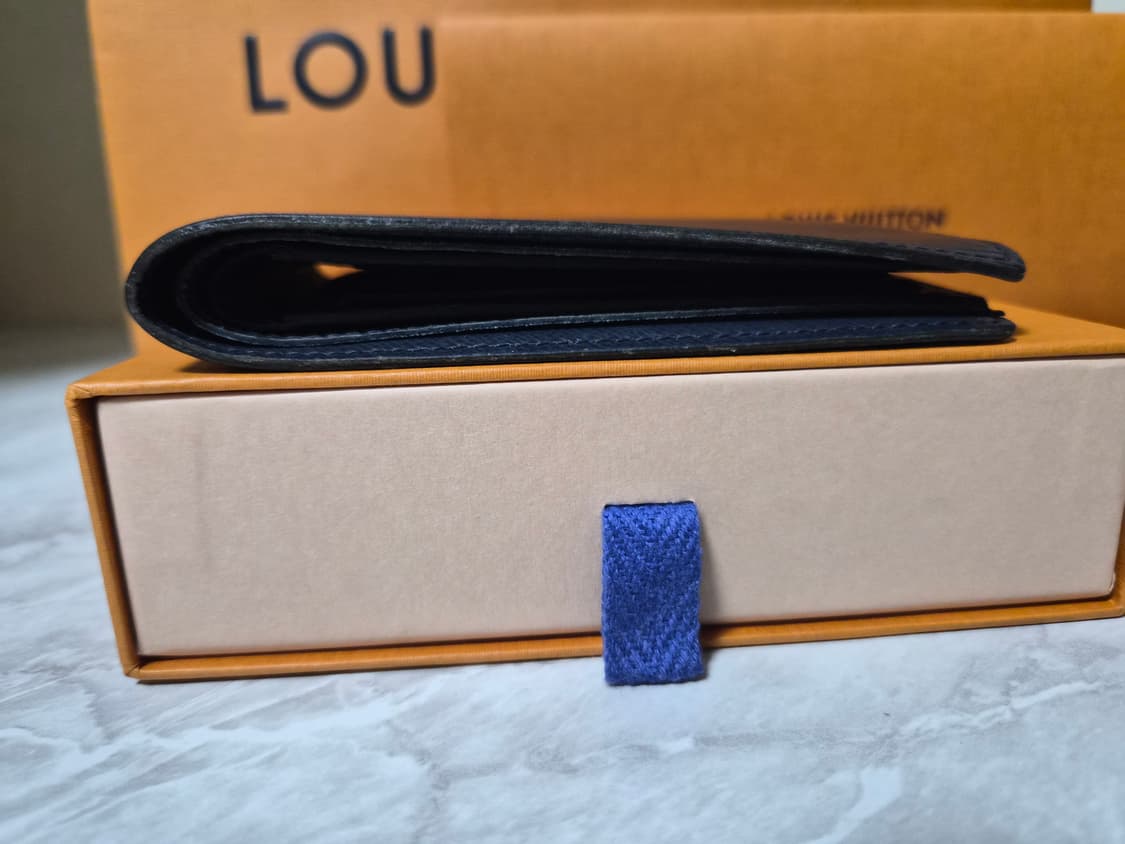 루이비통   멀티플 월릿  에피 레더 반지갑 상품이미지6