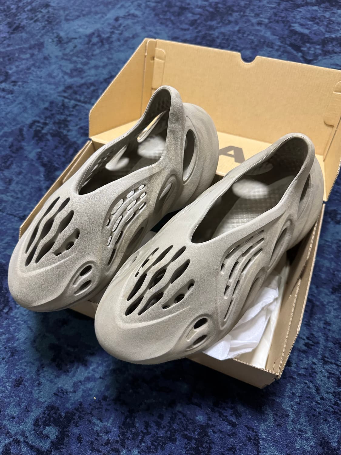 이지 폼 러너 스톤 세이지 상품이미지2