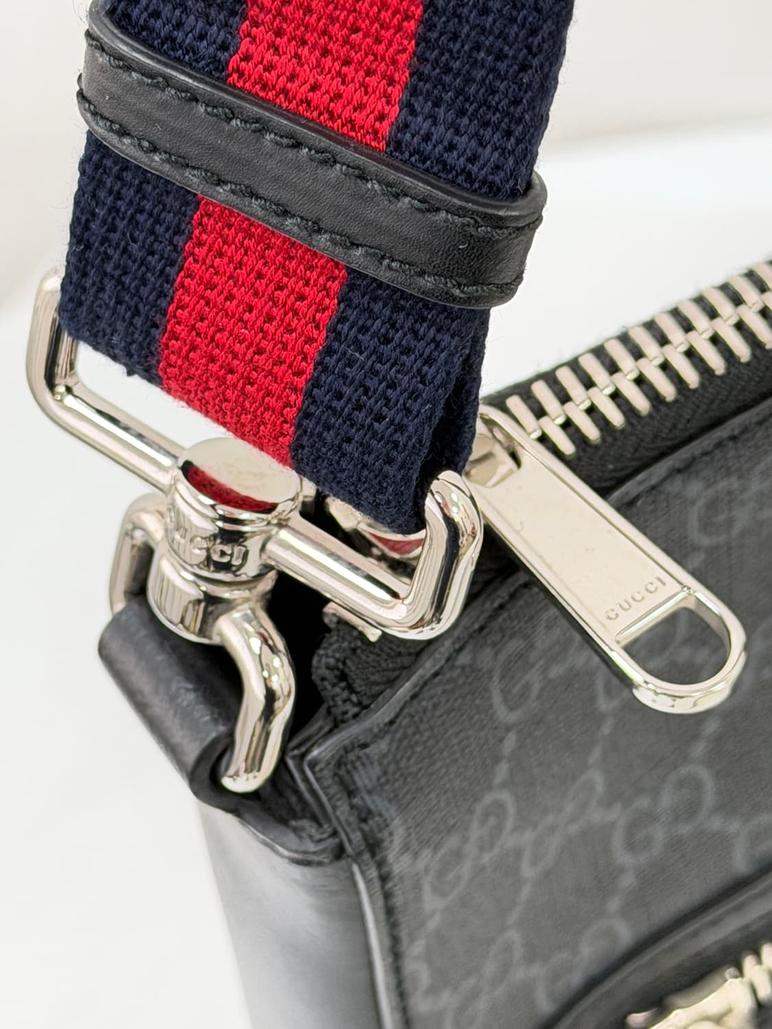 구찌 GG 수프림 웹 스트랩 메신저 크로스백 상품이미지7