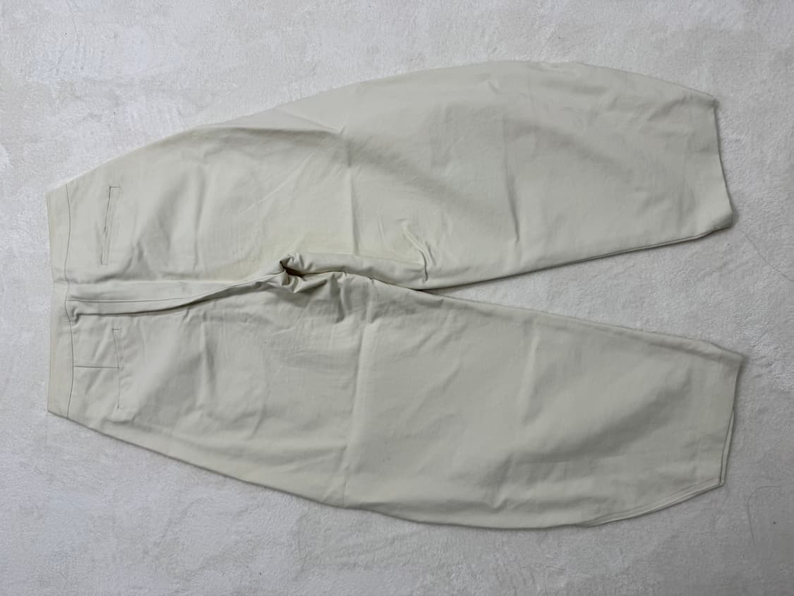 아모멘토 커브드레그팬츠 상품이미지3