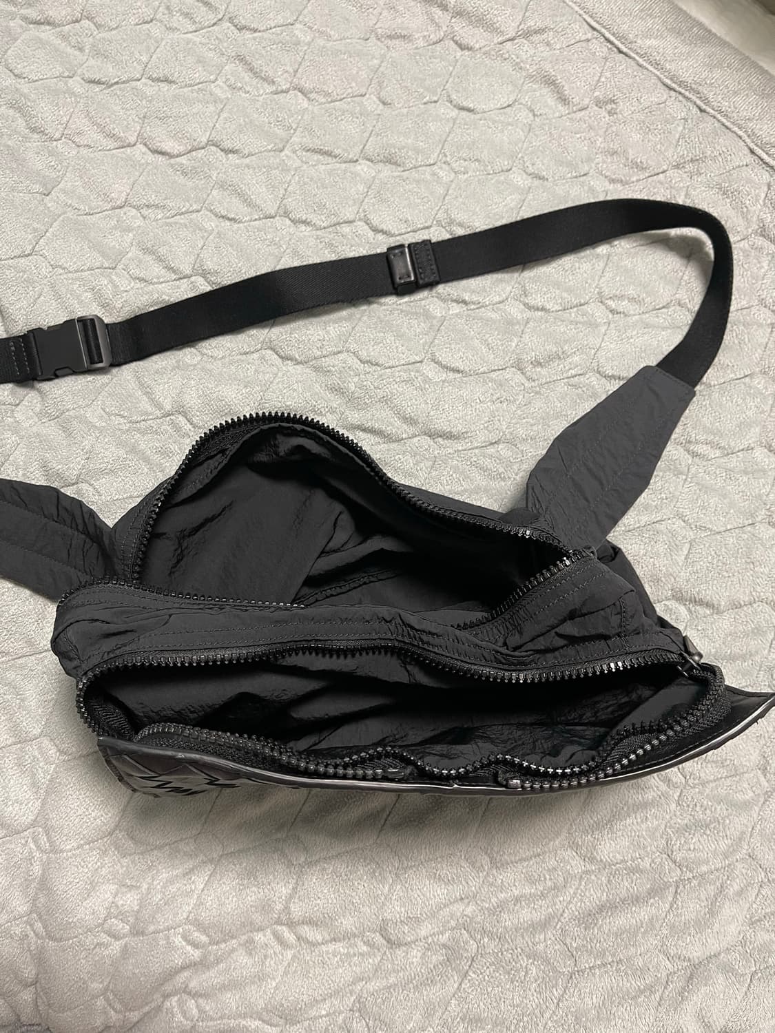 보테가베네타 힙색 상품이미지2