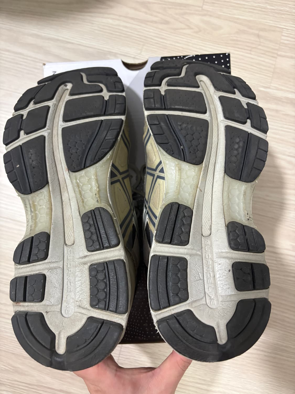 아식스 asics 키코코스타디노브 젤버즈1 그레이 상품이미지4