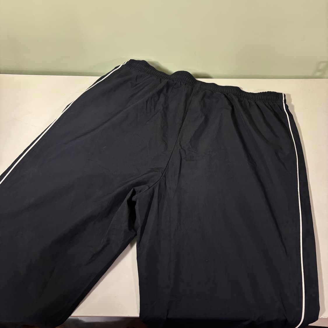 L 아디다스 다크네이비 루즈핏 밑단지퍼 바막재질 트랙팬츠 상품이미지4