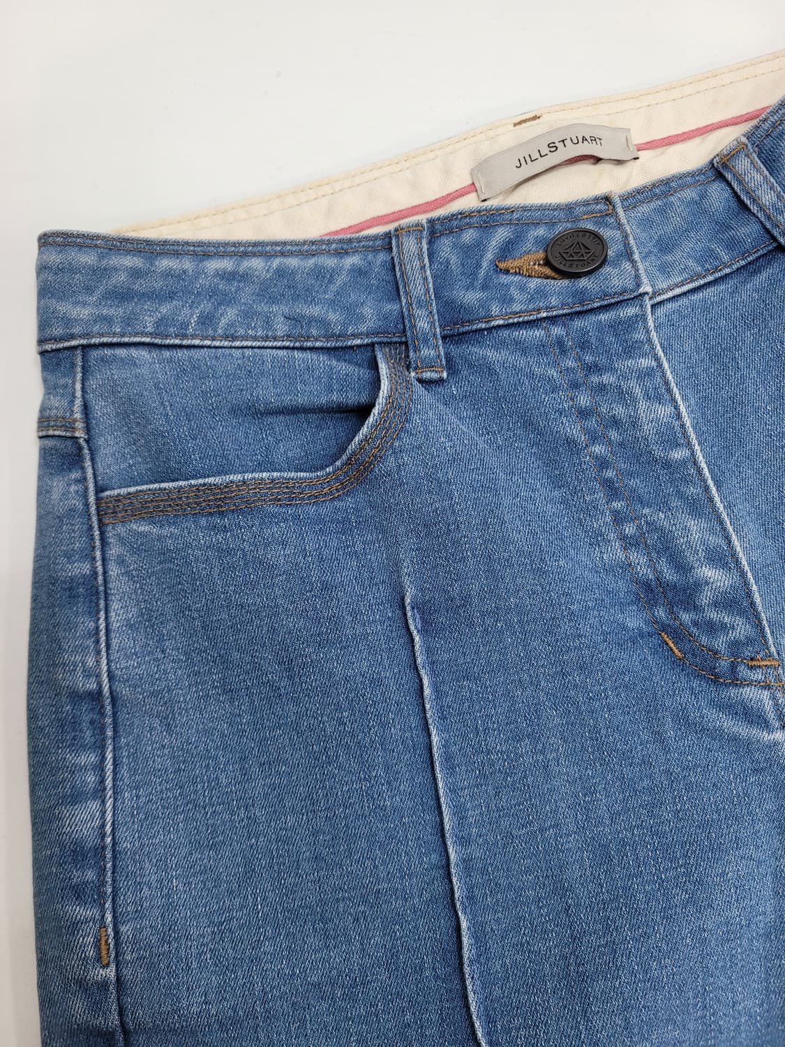 JILLSTUART 질스튜어트 세미 부츠컷 청바지 / 여 67-94
 상품이미지4