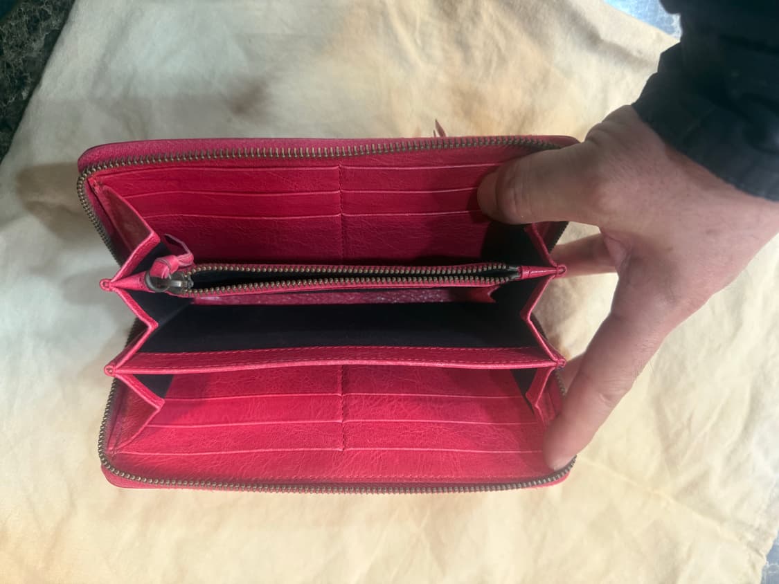 정품 발렌시아가 모터 장지갑 팝니다 상품이미지6