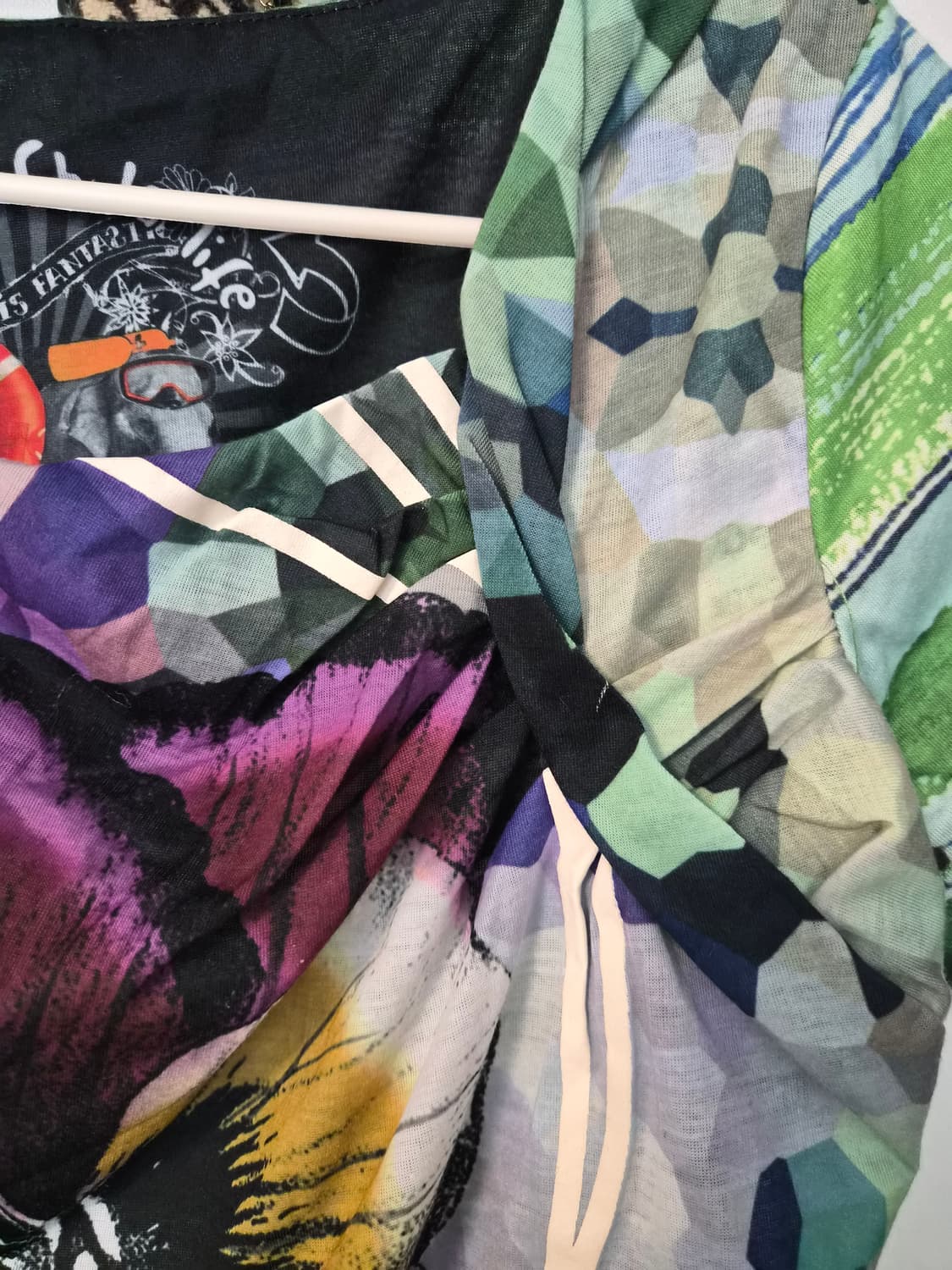 [데시구알] 팬지 플라워 패턴 유니크 반팔 티셔츠 (S) 상품이미지3