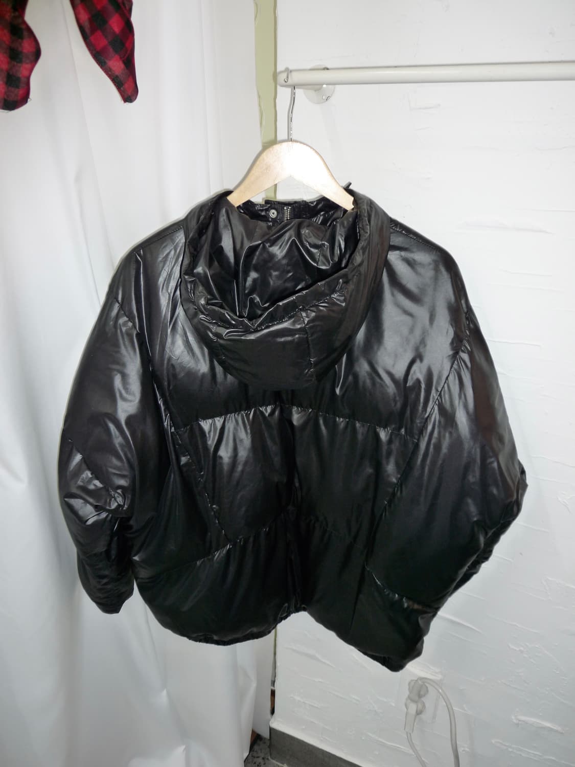 glossy black puffer jacket 상품이미지9