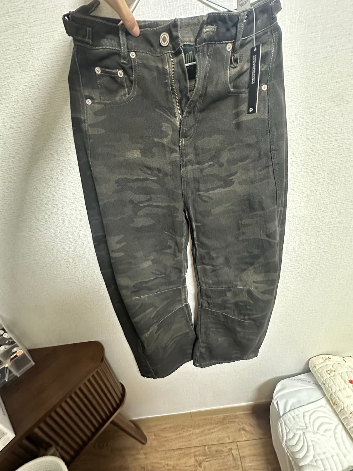 배드블러드 라이온패치 워시드 배럴 팬츠-다크 카모 상품이미지1