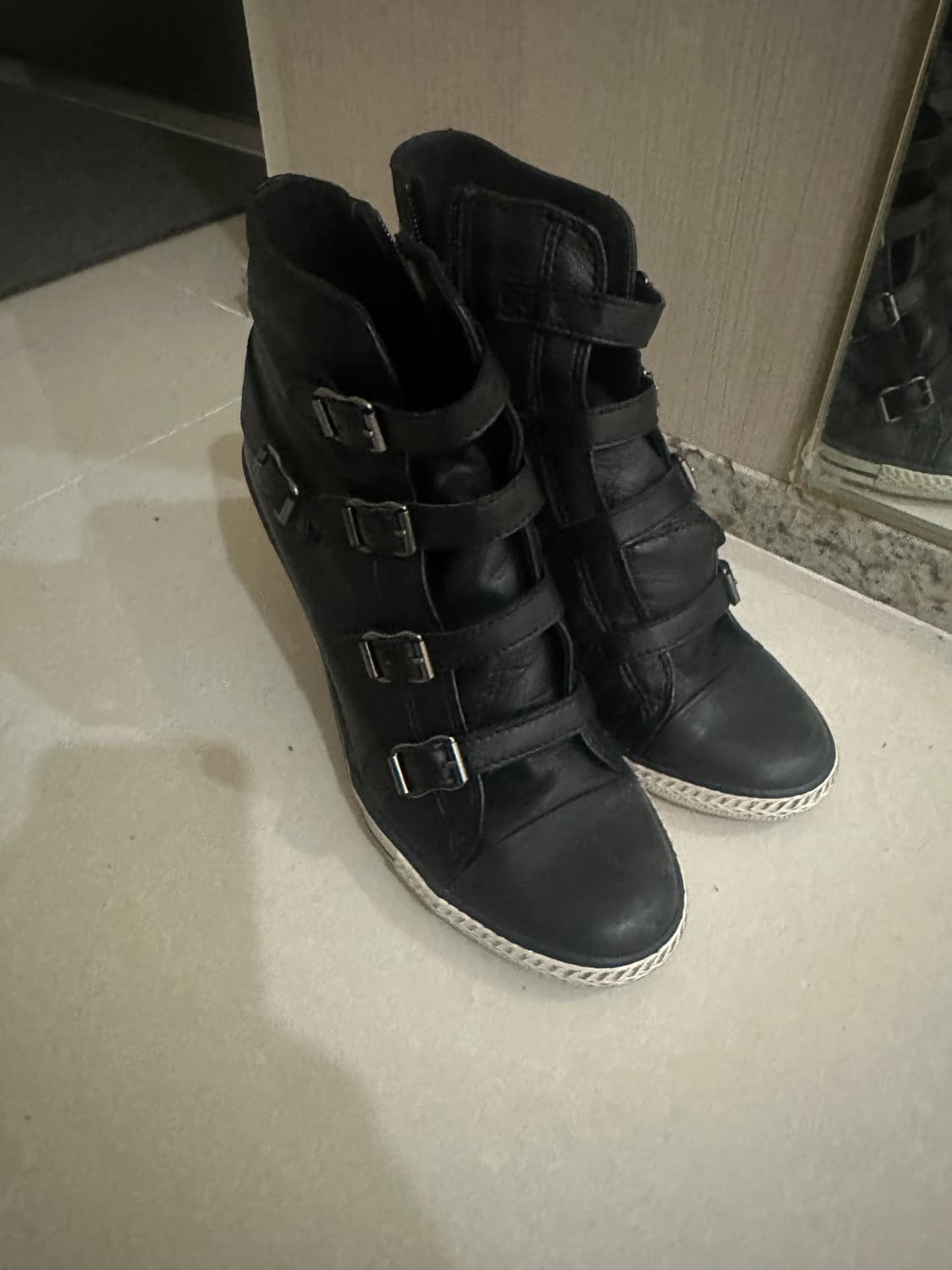 아쉬 올블랙 가죽 웨지힐 하이탑 40사이즈 상품이미지2