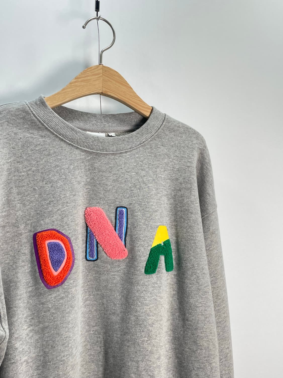 BTS 방탄소년단 뷔 착용 DNA 굿즈 한정판 맨투맨 상품이미지3