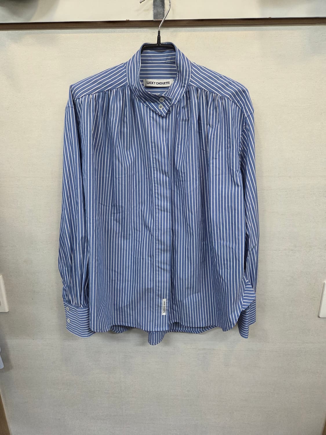 럭키슈에뜨 스트라이프 노카라 셔츠긴팔 38사이즈  상품이미지1
